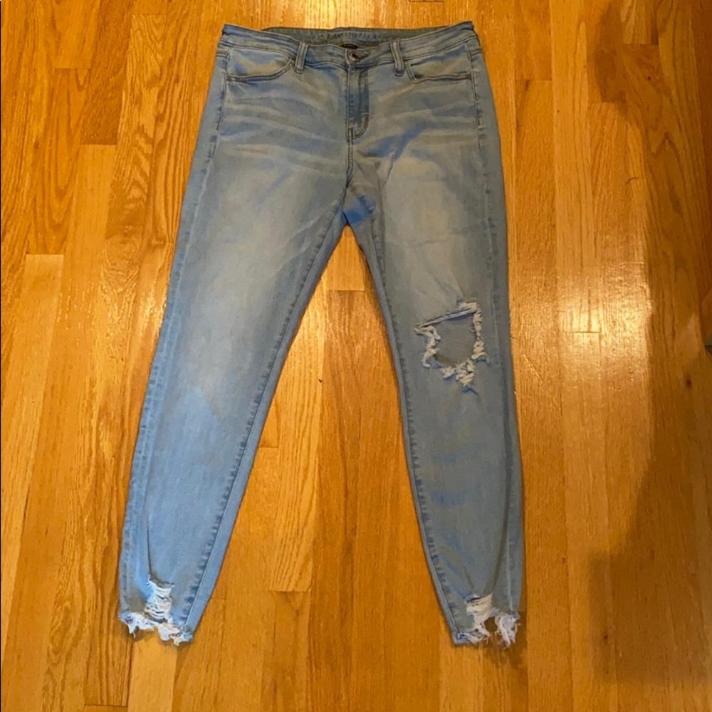 AE Light-wash High Rise Jeans